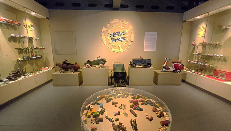 Toys on Transport